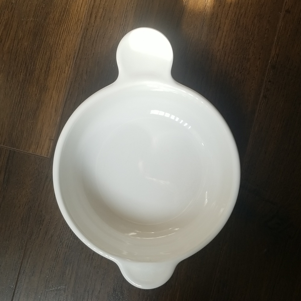 Large Pyrex grab n go bowl with lid - Picture 2 of 4